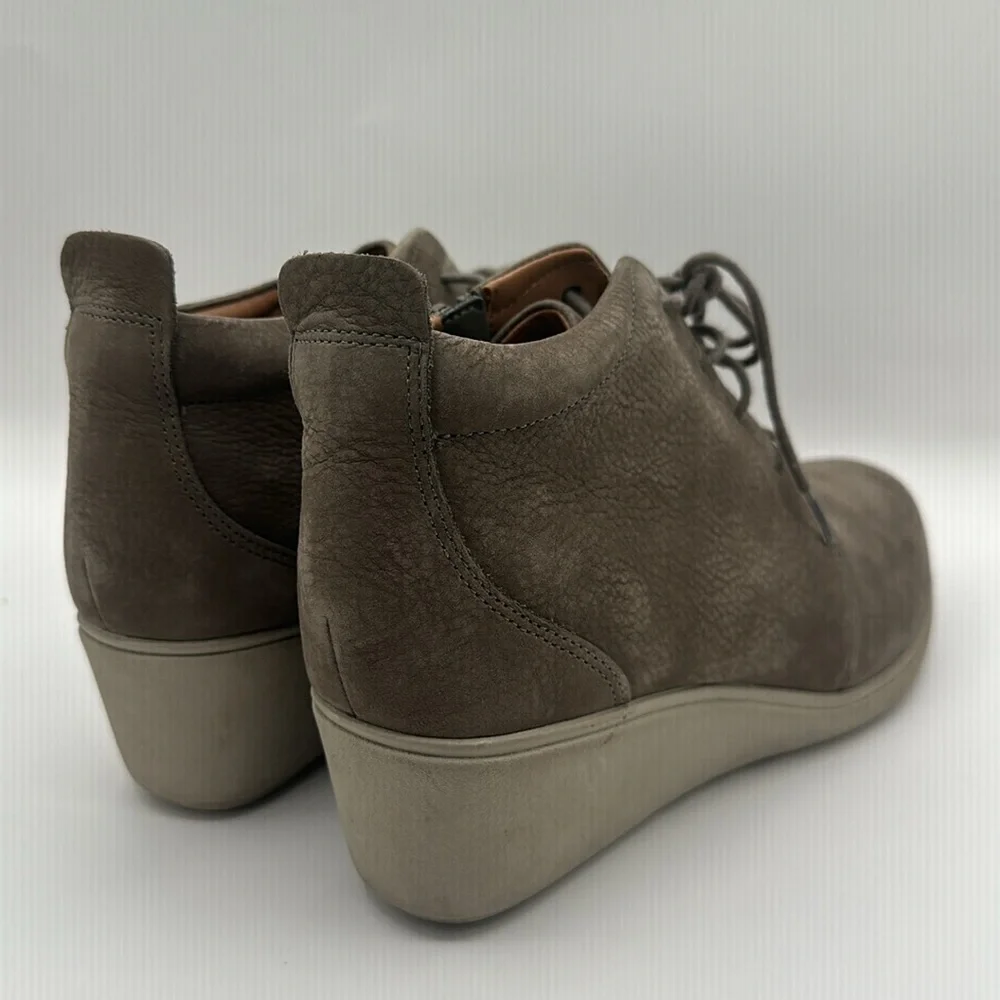 Clarks un tallara